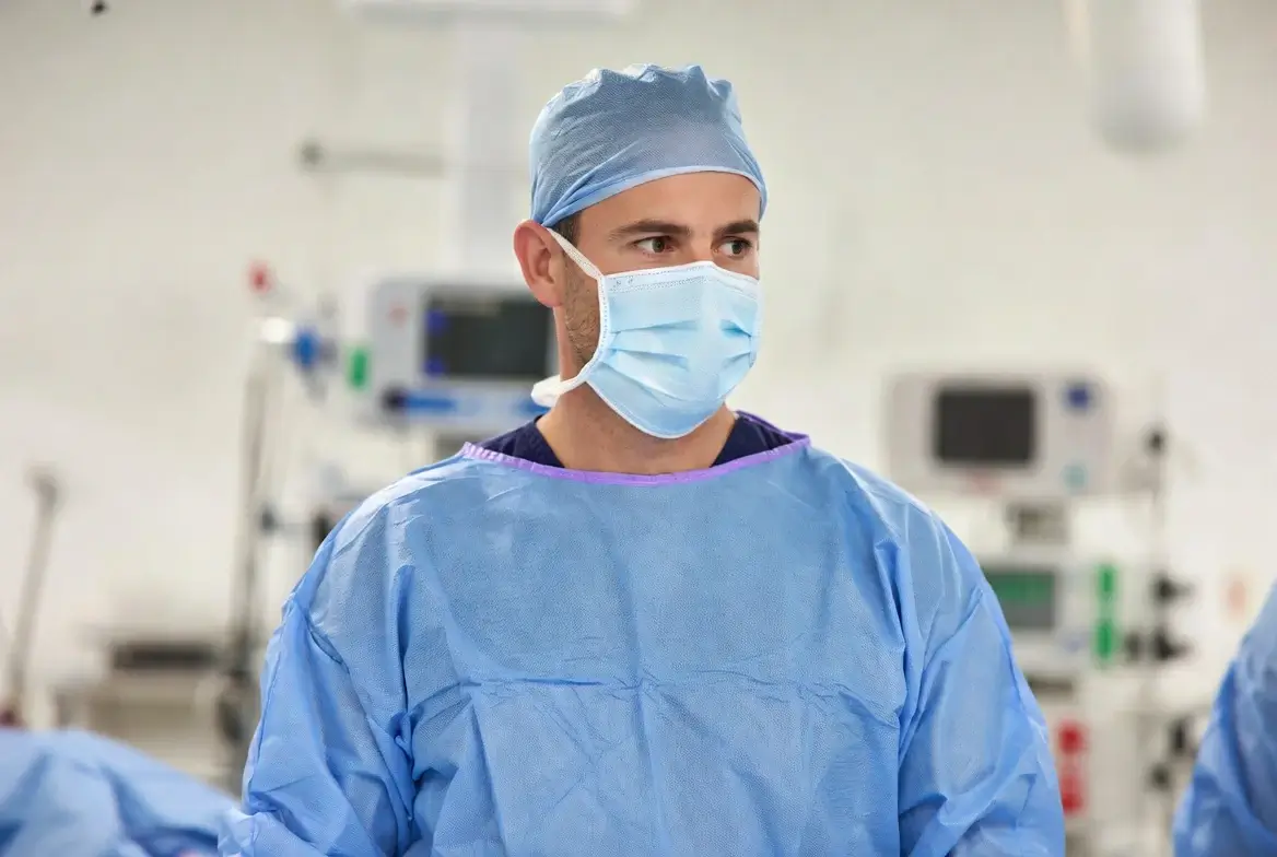 Uniforme quirúrgico para hombre en Guadalajara - Diseño profesional azul