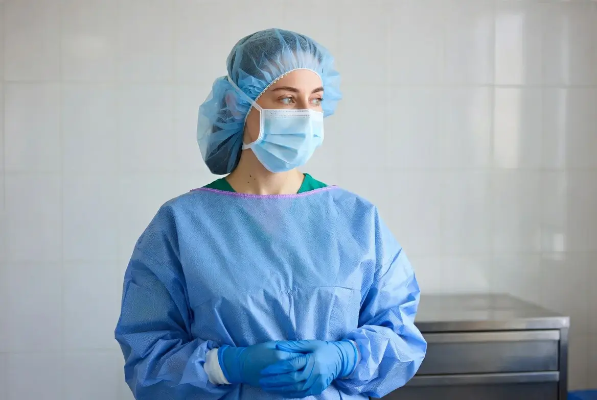 Uniforme quirúrgico para mujer en Guadalajara - Diseño femenino profesional